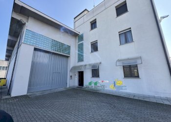 IMG_2192(1).JPG - Locale Commerciale Strada Martinella, Parma - foto 3