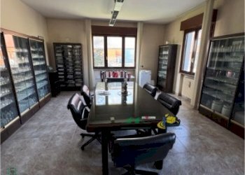 IMG_2201(2).JPG - Locale Commerciale Strada Martinella, Parma - foto 4