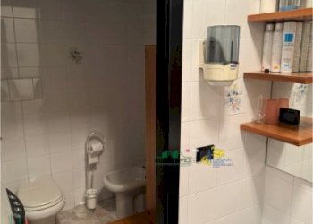 IMG_2204.JPG - Locale Commerciale Strada Martinella, Parma - foto 7