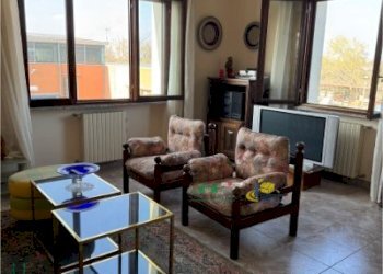 IMG_2210.JPG - Locale Commerciale Strada Martinella, Parma - foto 13