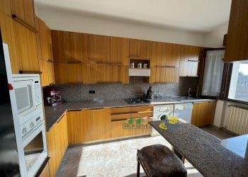 IMG_2213.JPG - Locale Commerciale Strada Martinella, Parma - foto 14