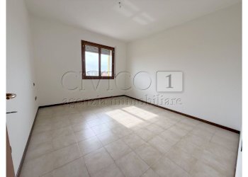 3.jpg - Quadrilocale Via dei Bersaglieri 72, Torri di Quartesolo - foto 9