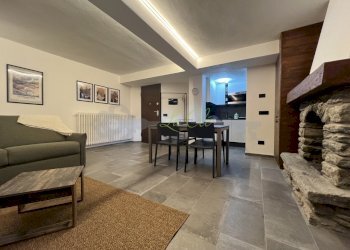 AFFITTO COURMAYEUR - SOGGIORNO - Appartamento Via la Villette 20, Courmayeur - foto 2