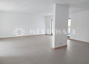 BQ-231-NA 04.jpg - Commercial Premises Maniago - photo 7