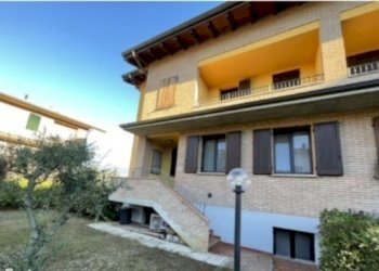 Screenshot_9-4-2026_172859_www.fotor.com.jpeg - Appartamento Via Braille Louis, Casalgrande - foto 1