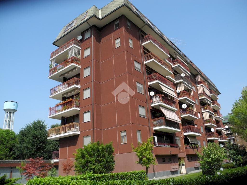 Three-room apartment Via Giacomo Matteotti, Assago - photo 1