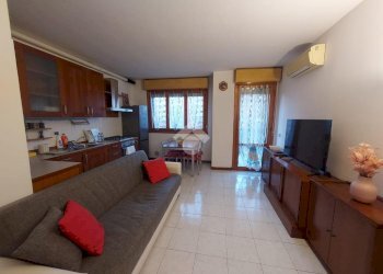 Three-room apartment Via Giacomo Matteotti, Assago - photo 2