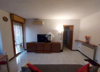 Three-room apartment Via Giacomo Matteotti, Assago - photo 4