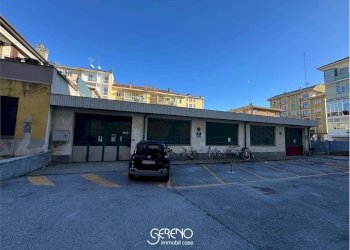 Magazzino Via Schiaparelli, 36, Cuneo (zona Cuneo Nuova) - foto 1