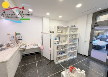 Foto 3 - Locale Commerciale VIA XX SETTEMBRE
 
7, Recco - foto 3