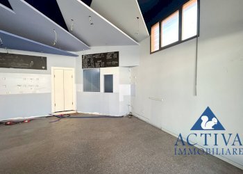 Foto 2 - Locale Commerciale Via Genova
 
12, Busto Arsizio - foto 2