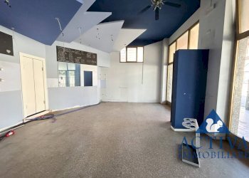 Foto 3 - Locale Commerciale Via Genova
 
12, Busto Arsizio - foto 3