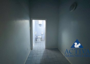 Foto 18 - Locale Commerciale Via Genova
 
12, Busto Arsizio - foto 18