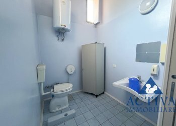 Foto 19 - Locale Commerciale Via Genova
 
12, Busto Arsizio - foto 19