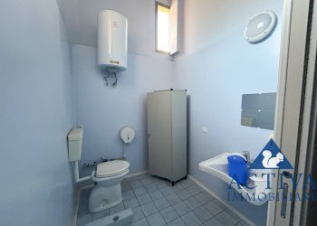 Foto 20 - Locale Commerciale Via Genova
 
12, Busto Arsizio - foto 20