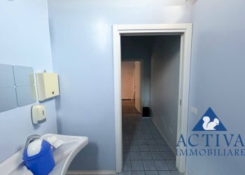 Foto 22 - Locale Commerciale Via Genova
 
12, Busto Arsizio - foto 22