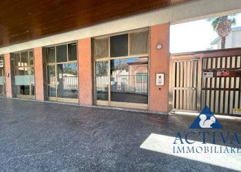 Foto 23 - Locale Commerciale Via Genova
 
12, Busto Arsizio - foto 23