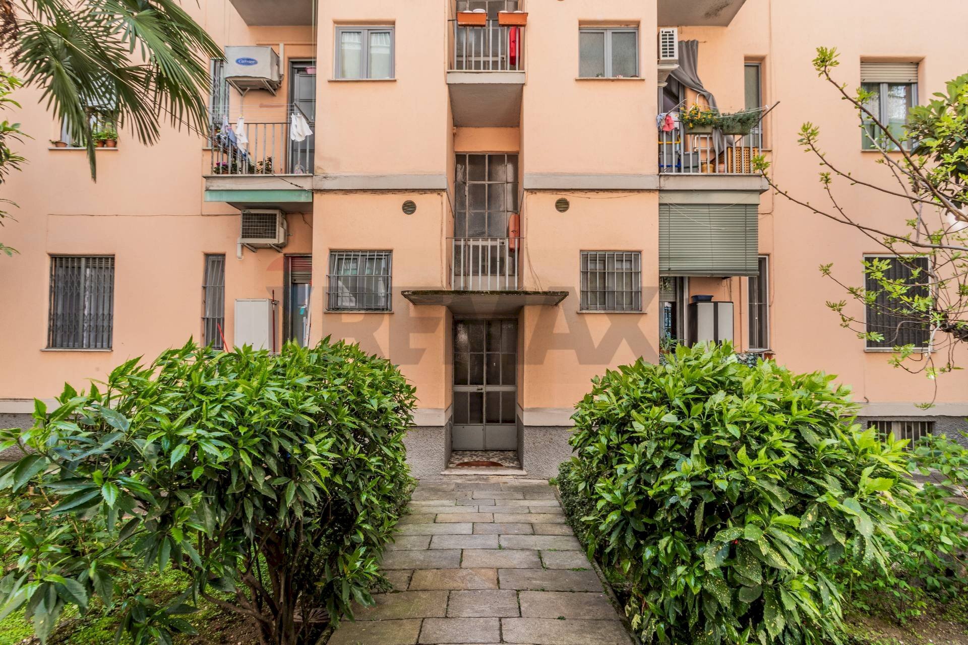 Edificio all\'aperto - Bilocale VIA LONGHI
 
11, Milano - foto 2