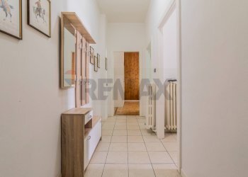 Hall / corridoio - Bilocale VIA LONGHI
 
11, Milano - foto 15