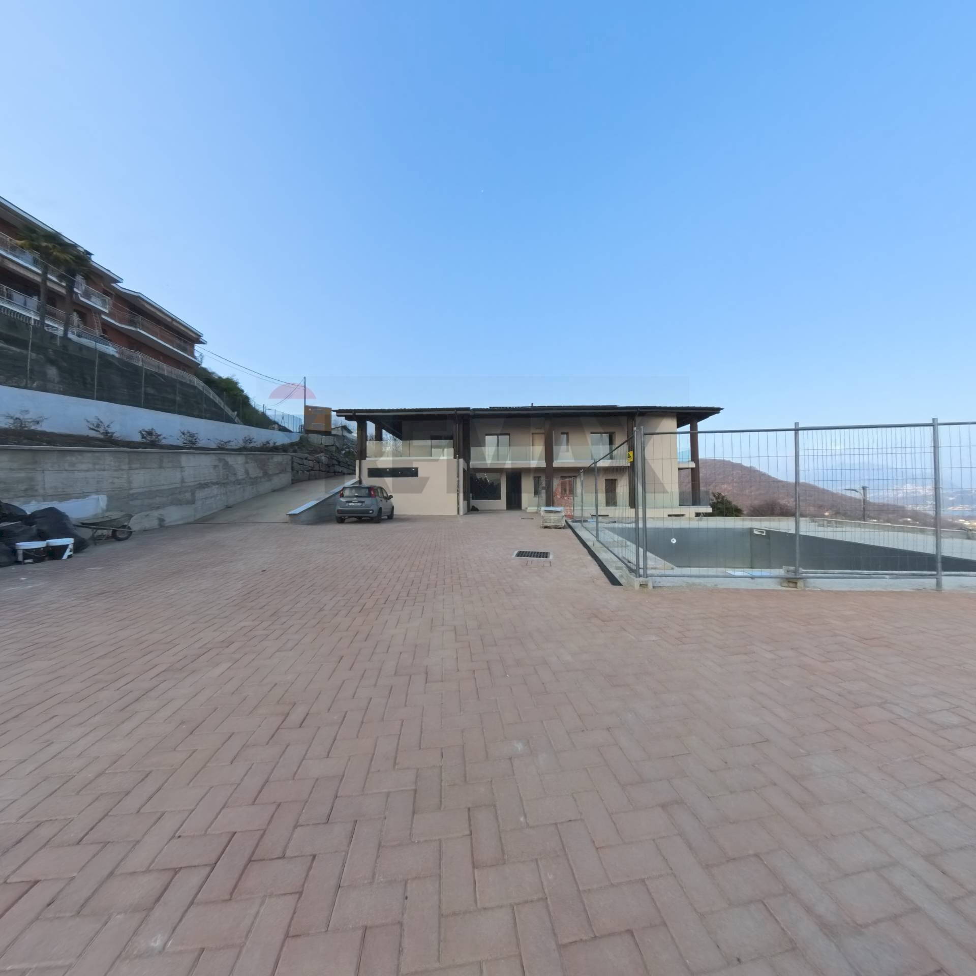 Edificio all\'aperto - Trilocale via ponte tresa
 
28, Cadegliano-Viconago - foto 3