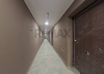 Hall / corridoio - Trilocale via ponte tresa
 
28, Cadegliano-Viconago - foto 11