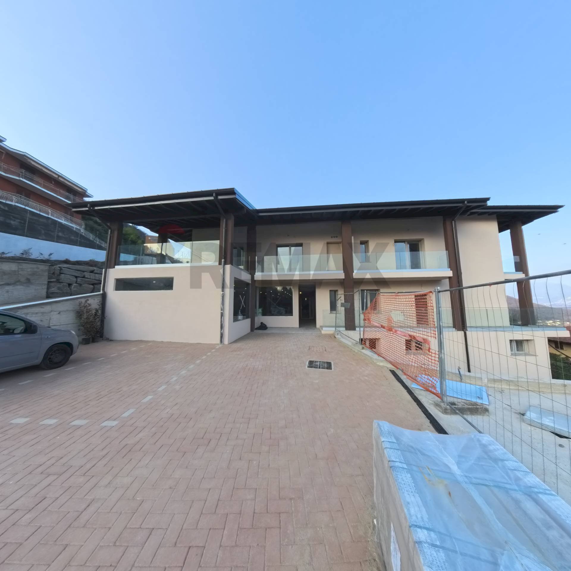 Terrazza - Bilocale via ponte tresa
 
28, Cadegliano-Viconago - foto 1