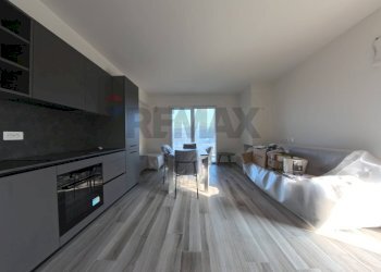 Sala da pranzo - Bilocale via ponte tresa
 
28, Cadegliano-Viconago - foto 2