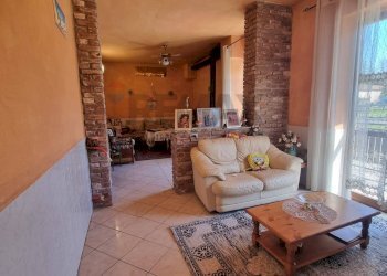 Soggiorno - Casa semi indipendente Via Mazzini
 
5, Mesenzana - foto 4