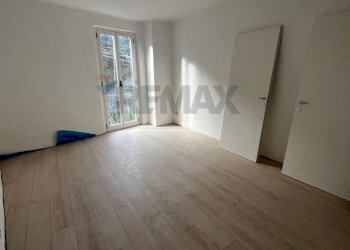 Stanza vuota - Casa indipendente Porto Valtravaglia - foto 13