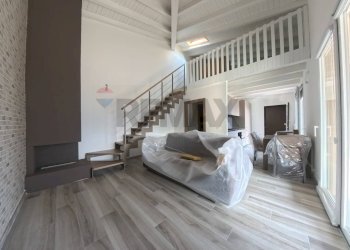 Soggiorno - Monolocale via ponte tresa
 
28, Cadegliano-Viconago - foto 7