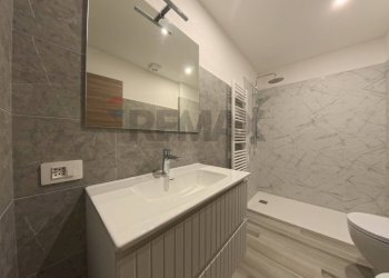 Bagno - Monolocale via ponte tresa
 
28, Cadegliano-Viconago - foto 13