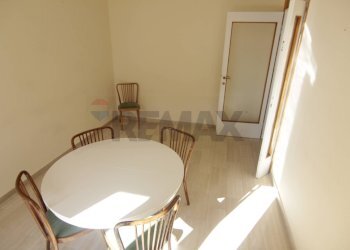 Sala da pranzo - Bilocale via del Casluncio
 
58, Varese - foto 9