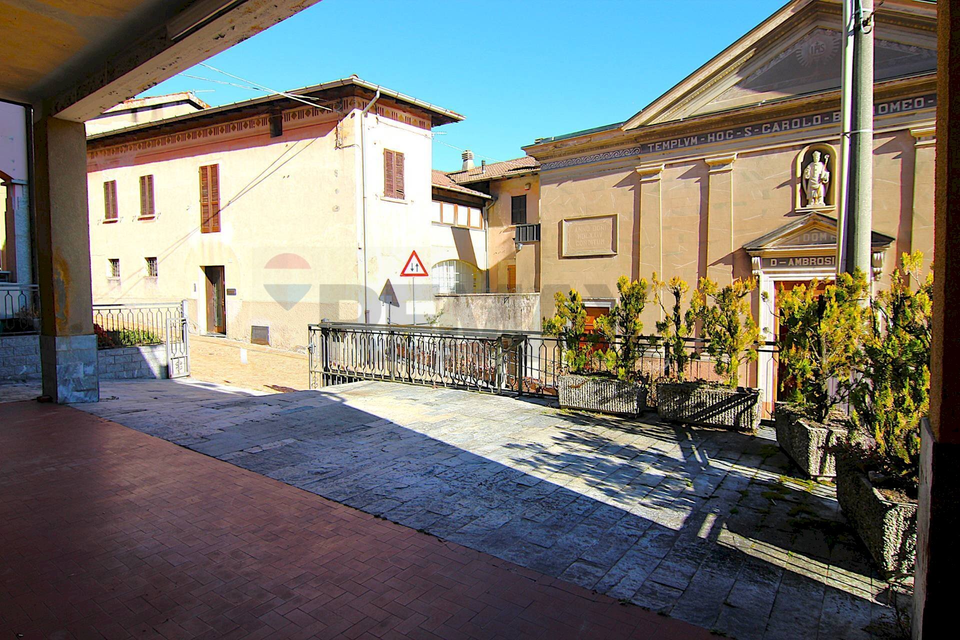 Edificio all\'aperto - Appartamento VIA ROMA
 
60, Cuasso al Monte - foto 3