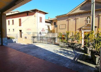 Edificio all\'aperto - Appartamento VIA ROMA
 
60, Cuasso al Monte - foto 3