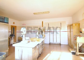 Cucina - Appartamento VIA ROMA
 
60, Cuasso al Monte - foto 9