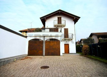 Casa all\'aperto - Villa Via Monte Rosa
 
5, Gavirate - photo 1