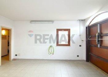 Stanza vuota - Villa Via Monte Rosa
 
5, Gavirate - photo 6