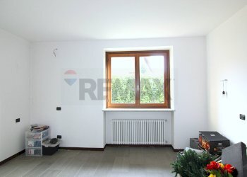 Stanza vuota - Villa Via Monte Rosa
 
5, Gavirate - photo 12