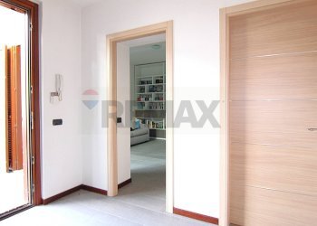 Hall / corridoio - Villa Via Monte Rosa
 
5, Gavirate - photo 14