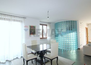 Sala da pranzo - Villa Via Monte Rosa
 
5, Gavirate - photo 24