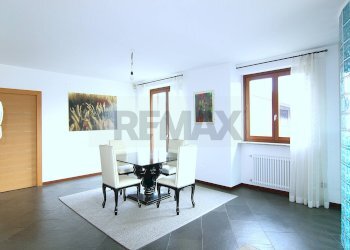 Sala da pranzo - Villa Via Monte Rosa
 
5, Gavirate - photo 25