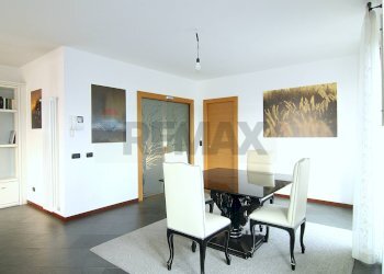 Sala da pranzo - Villa Via Monte Rosa
 
5, Gavirate - photo 26