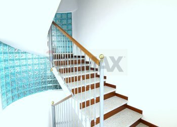 Scale - Villa Via Monte Rosa
 
5, Gavirate - photo 31