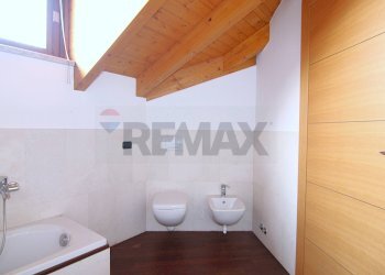 Bagno - Villa Via Monte Rosa
 
5, Gavirate - photo 40