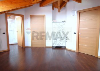Stanza vuota - Villa Via Monte Rosa
 
5, Gavirate - photo 42