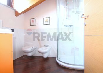 Bagno - Villa Via Monte Rosa
 
5, Gavirate - photo 43