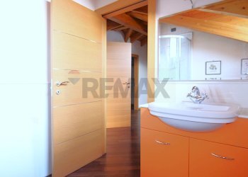 Bagno - Villa Via Monte Rosa
 
5, Gavirate - photo 44