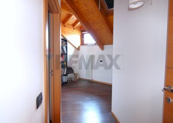 Hall / corridoio - Villa Via Monte Rosa
 
5, Gavirate - photo 45