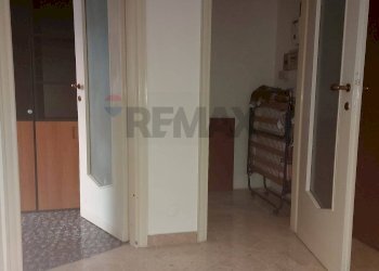 Disimpegno / Ingresso - Ufficio VIA PIAVE
 
12, Varese - foto 5