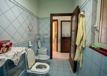 Bagno - Four-room apartment Via Pescitello
 
6, Catania - photo 15